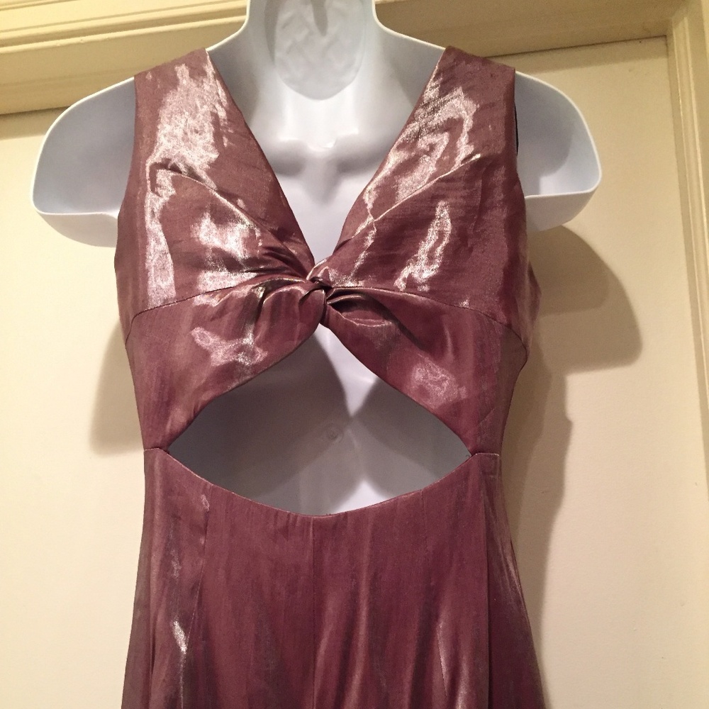Ever Beauty 90s Berry Lame Column 6 Dress Back - Picture 6 of 8